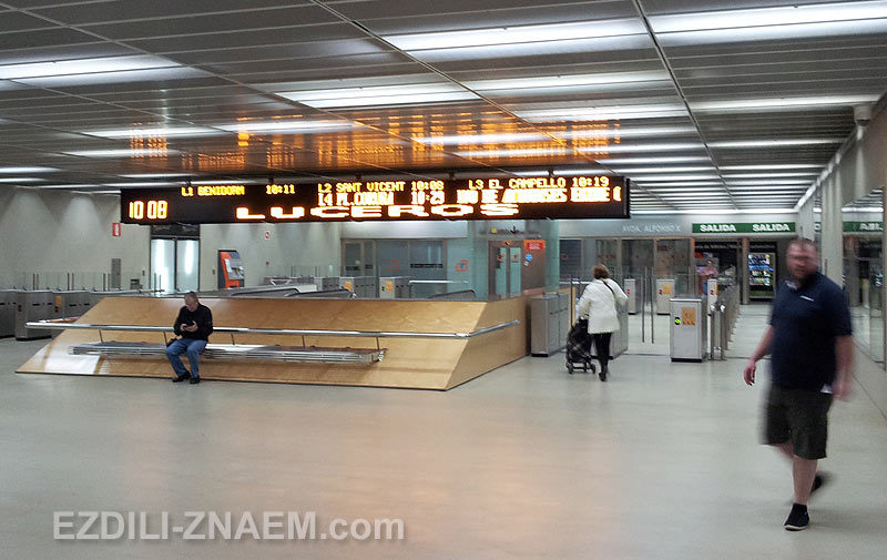 Станция Luceros в Аликанте - конечная остановка трамвая L1