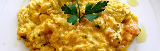 Яичница-болтунья (Huevos Revueltos)